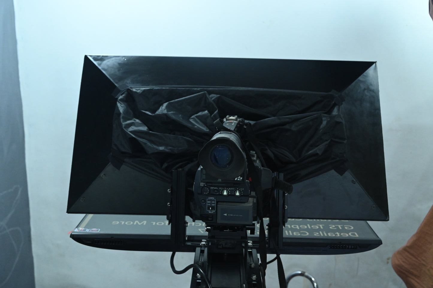 GTS Teleprompter 27 Inches