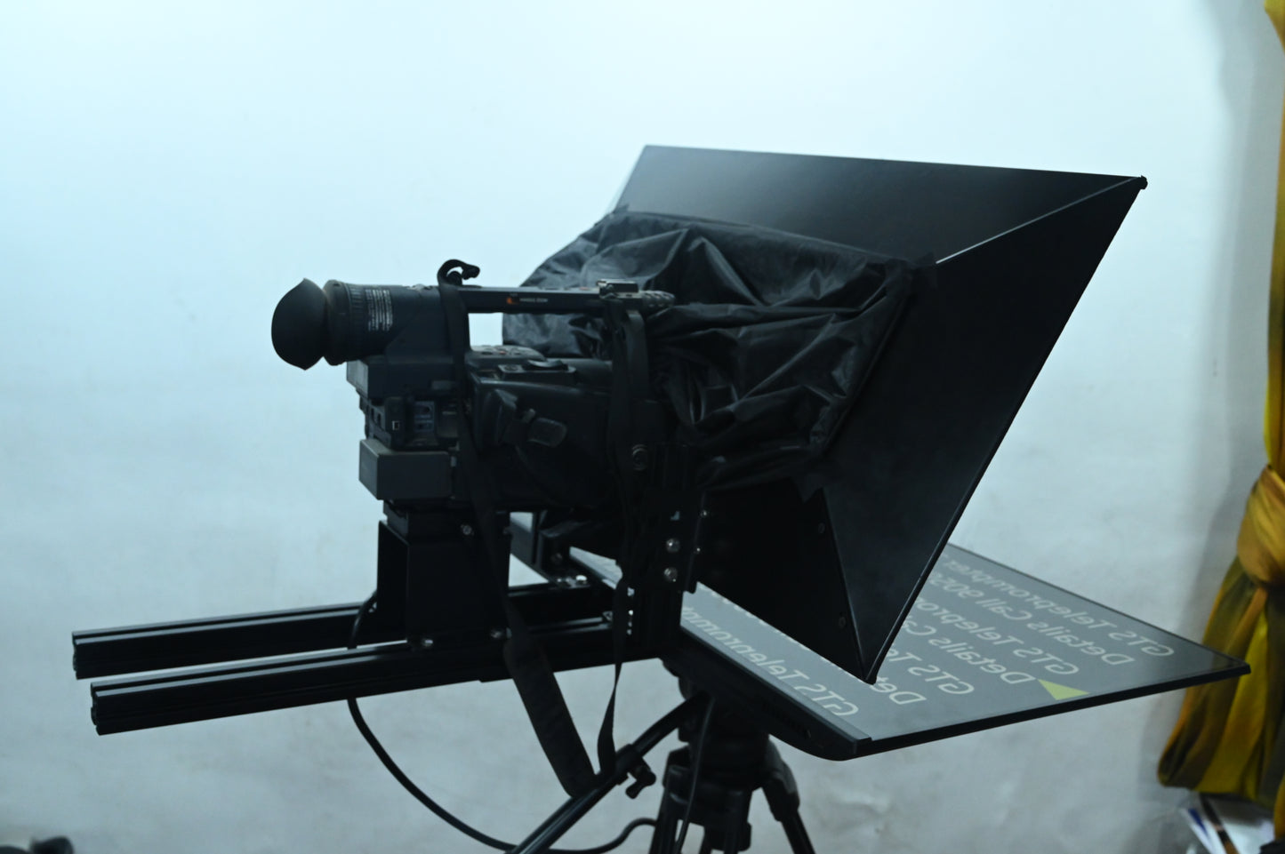 GTS Teleprompter 27 Inches