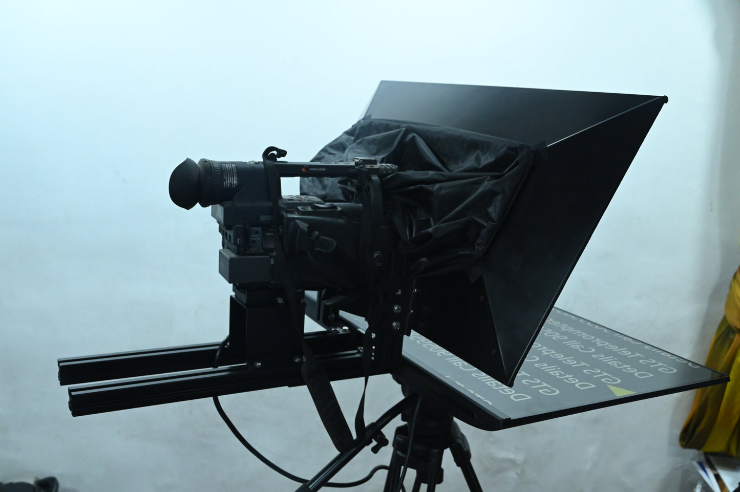 GTS Teleprompter 27 Inches