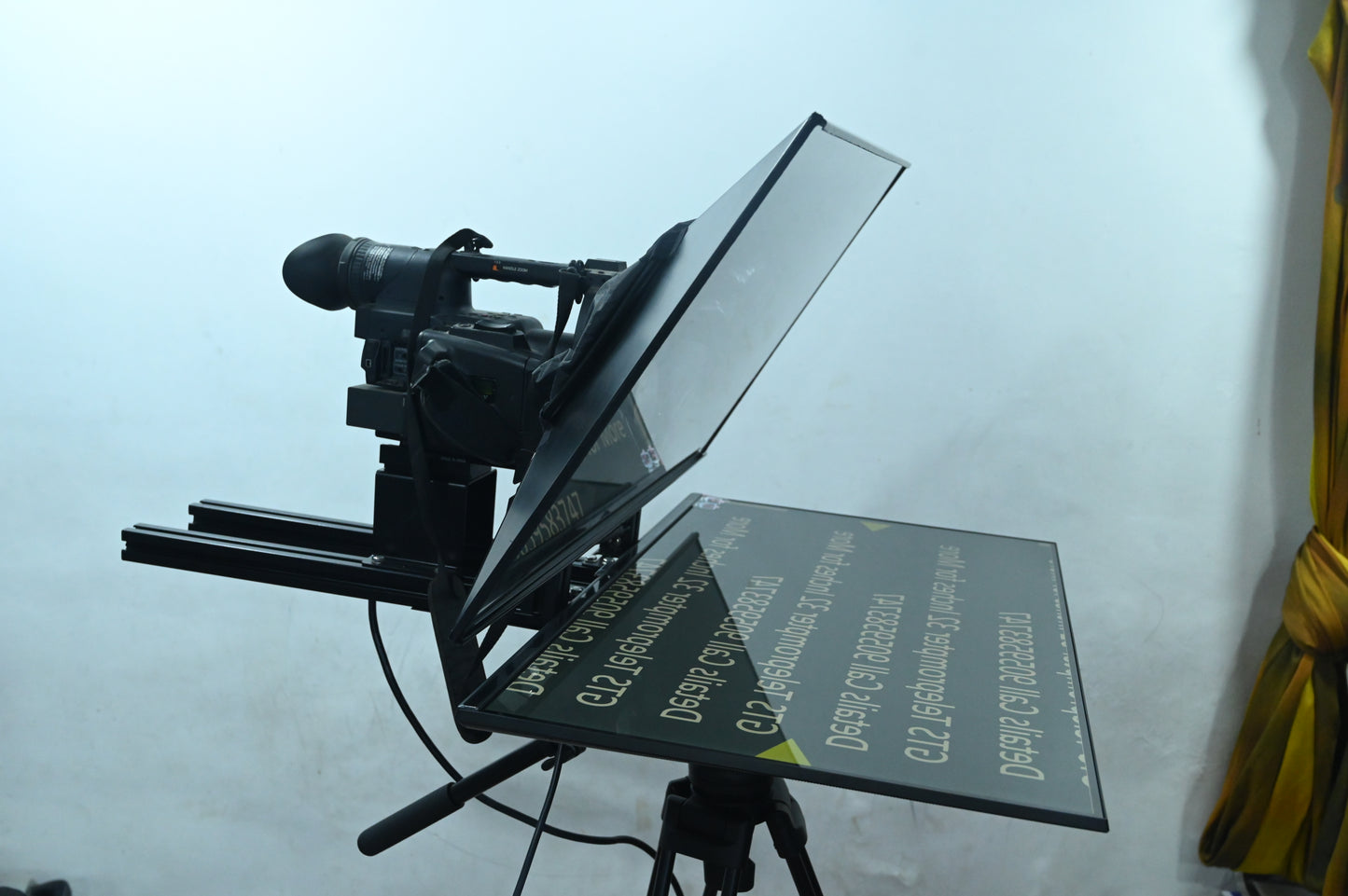 GTS Teleprompter 27 Inches